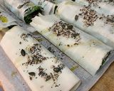 Foto del paso 3 de la receta Rollitos de masa filo con espinacas, queso feta y dátiles