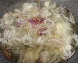 Foto langkah ke 2 dari resep Mie Panjang Umur Sosis dan Udang 🍤.