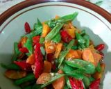 Foto langkah ke 4 dari resep Tumis wortel buncis simpel.