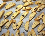 Φωτογραφία βήματος 4 της συνταγής Biscotti με άρωμα πορτοκαλιού, αμύγδαλα και cranberries