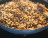 Foto del paso 2 de la receta: Arroz con lentejas y cebolla caramelizada