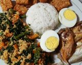 Foto langkah ke 4 dari resep Gudangan/ Urap Sayur.