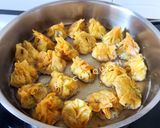 Hình bước làm 4 của món Hoành thánh chay