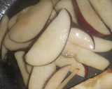 Foto del paso 5 de la receta: Tarta de manzana con nuez y pasas 🍎