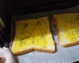 Foto langkah ke 4 dari resep Garlic Bread.
