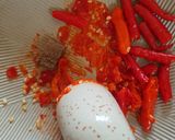 Foto langkah ke 5 dari resep Sambal Telur Rebus Tempe Panggang.