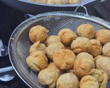 Foto langkah ke 3 dari resep Cimol Goreng Tepung Pati Garut.