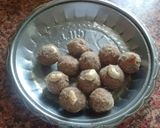 A picture of step 7 of Red poha & oats ladoo.