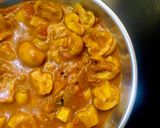 A picture of step 10 of Mushroom curry.
