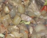 Foto langkah ke 6 dari resep Tumis mercon kikil dan daging sapi.