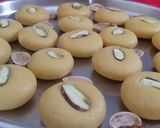 केसरिया पेढा (kesariya peda recipe in marathi) रेसिपी स्टेप 6 फोटो 