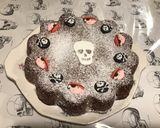 Une image de l'étape 8 de Gâteau « skull » aux prunes et kirsch (gâteau d anniversaire).