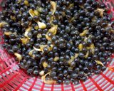 A picture of step 1 of Papaya Seeds Tea.