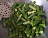 मसालेदार भिंडी (Masaledar bhindi recipe in Hindi) रेसिपी चरण 2 फोटो