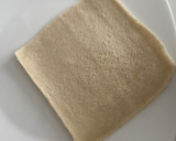 Foto del paso 2 de la receta: Rollitos de salmón con queso crema finas hierbas
