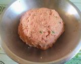 A picture of step 1 of Spanish Meatballs in Sauce.