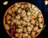 A picture of step 3 of Peanut sundal.
