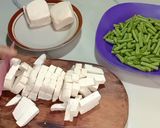 Foto langkah ke 1 dari resep Oseng tahu kacang panjang saus sambal.