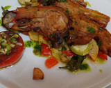 Foto del paso 12 de la receta: Chuletas de lechón con ajos tiernos, verduras y miel