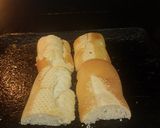 Foto del paso 1 de la receta: [RÁPIDO] Brusquetas con Pan Francés y Albahaca