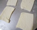 A picture of step 5 of Pizza pockets.