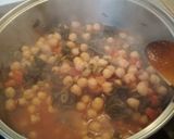 Foto del paso 10 de la receta Potaje de garbanzos trufados con kale