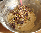 Foto del paso 3 de la receta: Cake navideño tradicional de frutos secos y arándanos rojos
