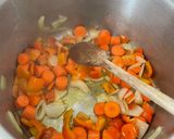 Foto del paso 1 de la receta Muslitos de pollo en salsa de zanahoria