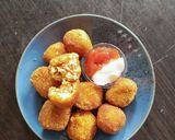 Foto langkah ke 11 dari resep Bitterballen Kentang (isi sisa ayam opor).