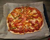 Foto langkah ke 16 dari resep Extravaganza Pizza.
