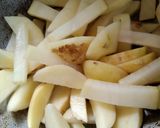 আলু বেগুন দিয়ে চিংড়ি মাছ (alu begun diye chingri mach Recipe in Bengali) রেসিপির ধাপ 2 ছবি