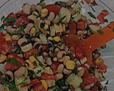 صورة لخطوة 2 من وصفة سلطة الفاصولياء الصحية 🥗