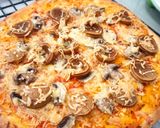 Foto langkah ke 9 dari resep Pizza Empuk Favorit Keluarga.