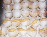 Foto del paso 19 de la receta: Bollitos dulces rellenos de pastelera, dulce de leche y chantill
