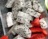 A picture of step 1 of Dragon fruit salad.