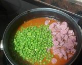 Foto del paso 5 de la receta: Rehogado de arvejas con salchichas frescas y arroz blanco