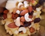 A picture of step 3 of Apple Dry Fruits Shake.