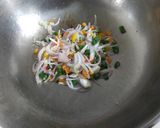 A picture of step 2 of Vegetables Fried Rice No Soya sauce.