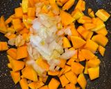 Foto del paso 1 de la receta: Rigatoni con salsa boloñesa de calabaza