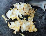Foto langkah ke 2 dari resep Nasi goreng rumahan.