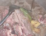 Foto langkah ke 2 dari resep Tulang sapi masak kecap.