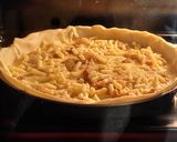 Foto del paso 5 de la receta: Quiche de salmón, cebolla y champiñón