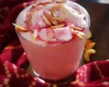 A picture of step 1 of Rose milk shake.