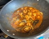 A picture of step 4 of Seafood with Oyster Sauce.