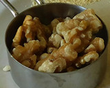 வால்நட் சேர்த்த க்ரஸ்ட் கூடிய ஆப்பிள் டார்ட் (Apple Tart) ரெசிபி ஸ்டேப் 2 புகைப்படம்