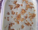 A picture of step 2 of Pistta crunch ice cream.