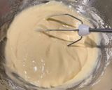 Une image de l'étape 7 de Gâteau-miroir en forme de cœur 3D, fourré à la fraise et à la mousse à la vanille.