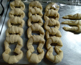 Foto del paso 8 de la receta: Medialunas de manteca 🥐 😋