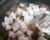 A picture of step 5 of Traditional Taro Cake with Sakura Shrimp.