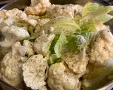 Foto del passaggio 4 della ricetta Cavolfiore con salsiccia in umido